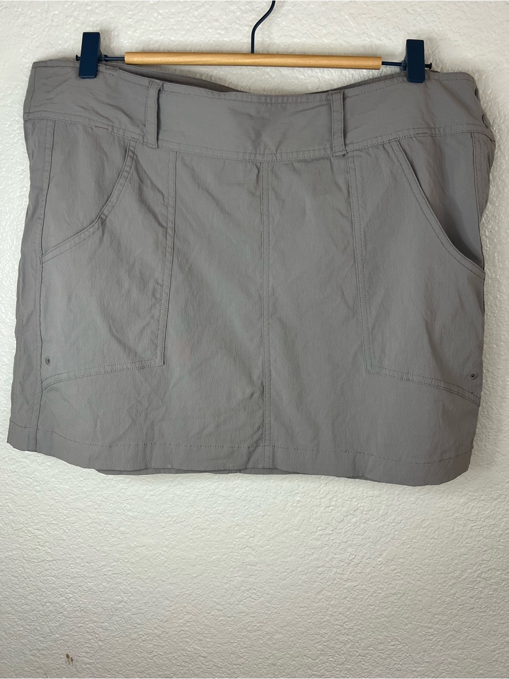 Merrell Women's Light Gray Performance Skort